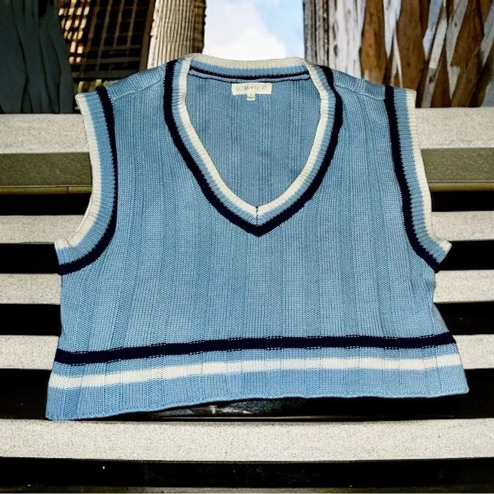 Ultra Flirt Sweater Vest Y2K Light Blue Striped V-Neck Cropped Preppy Tennis M 🍭